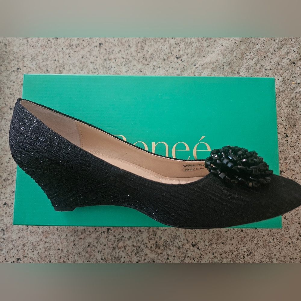 Wedge dress shoes